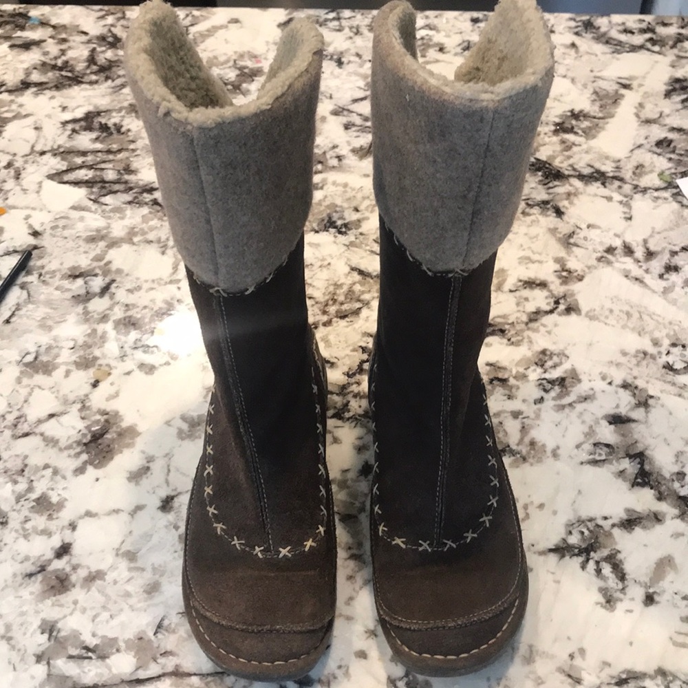 Eastland brown suede boots